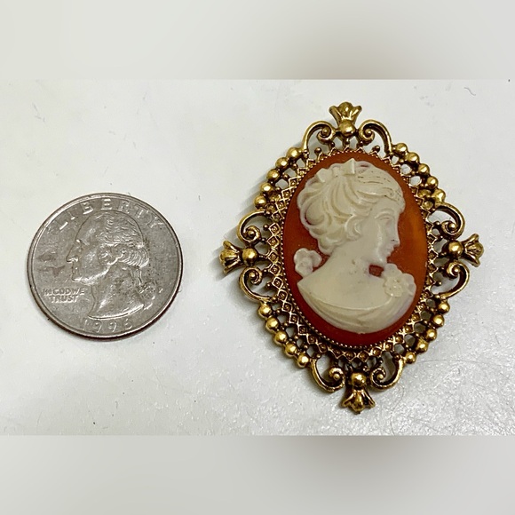 Mid Century Vintage Gold Tone Victorian Style Cameo Pinback Brooch Button - Picture 16 of 16
